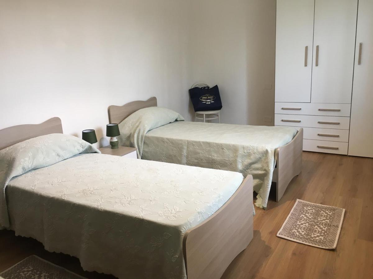 אולביה Seaside Apartments Casa Carla E Casa Andrea מראה חיצוני תמונה