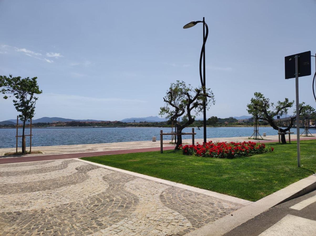 אולביה Seaside Apartments Casa Carla E Casa Andrea מראה חיצוני תמונה