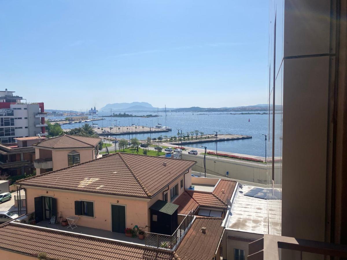 אולביה Seaside Apartments Casa Carla E Casa Andrea מראה חיצוני תמונה